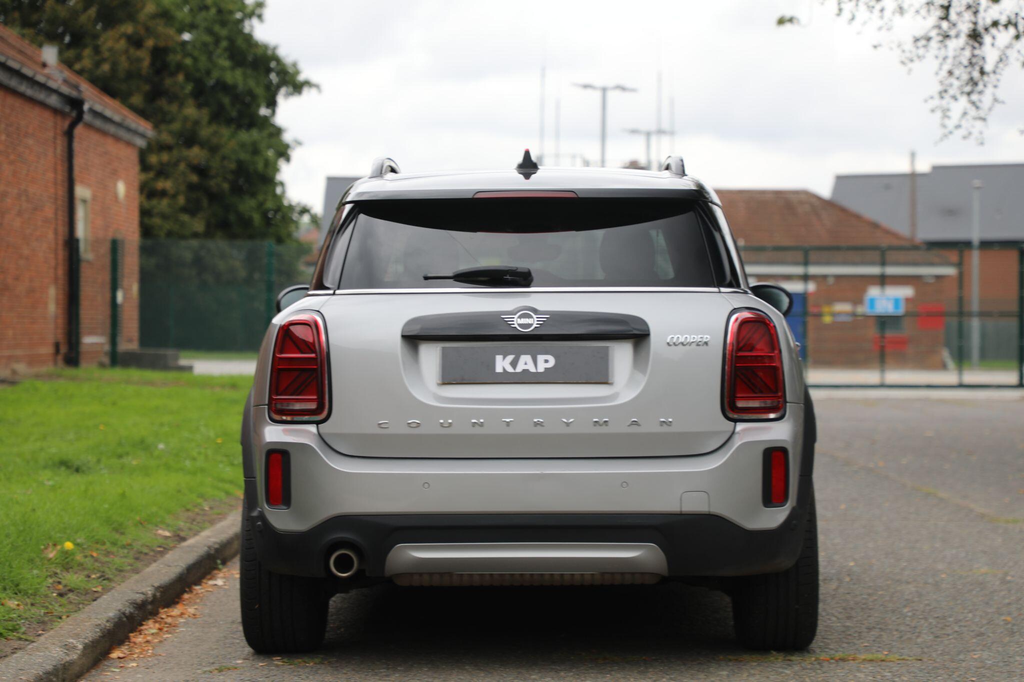 Large vehicle image